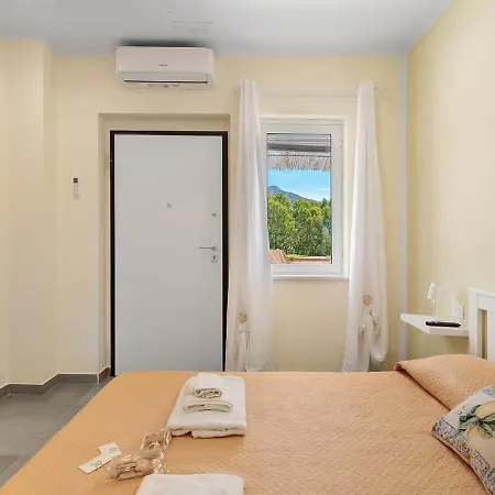 Bed & Breakfast La Fiesta House *