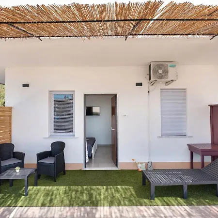 La Fiesta House Отель типа 